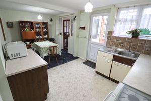 Kitchen/Diner- click for photo gallery